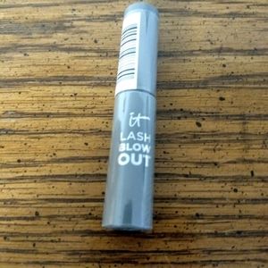 It lash blow out mascara mini